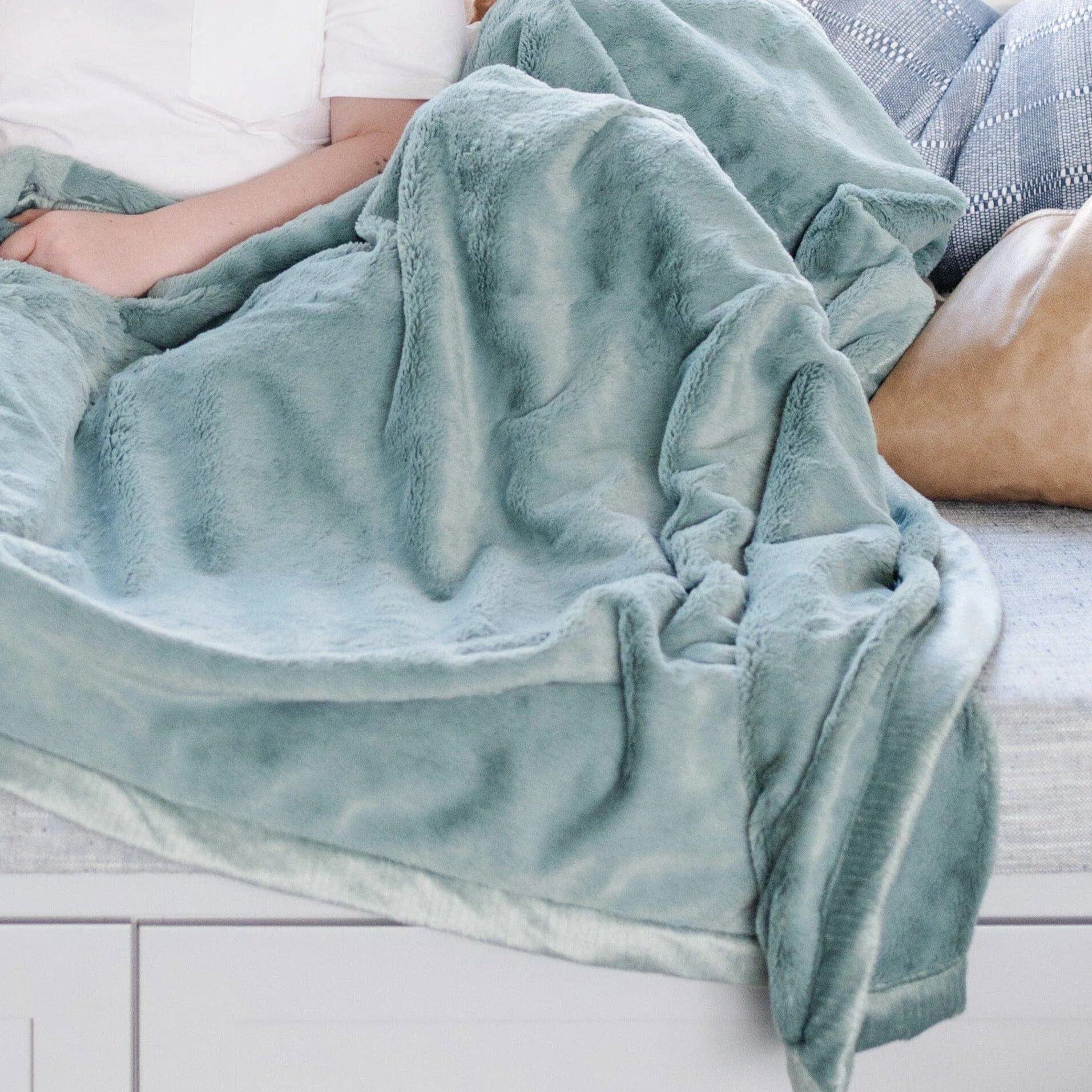 LUSH XL BLANKETS: Chiffon