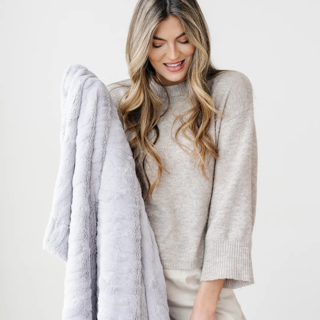 PATTERNED FAUX FUR THROW BLANKETS