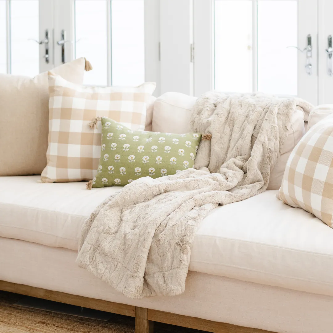 PATTERNED FAUX FUR THROW BLANKETS